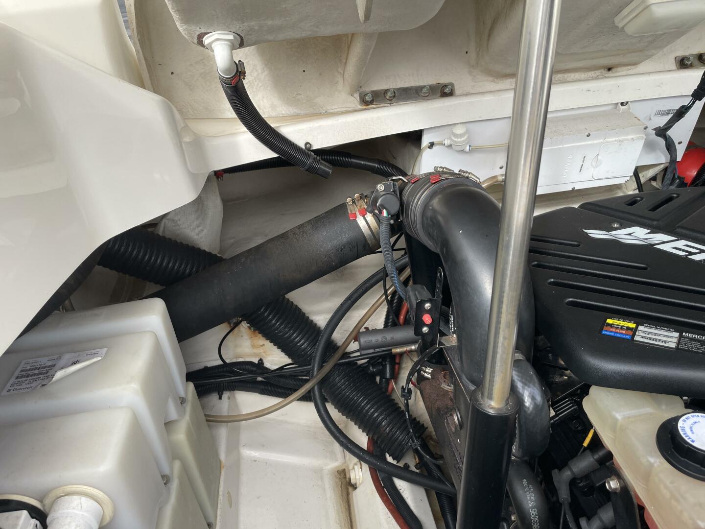 2008 Sea Ray 270 SLX - Image 29