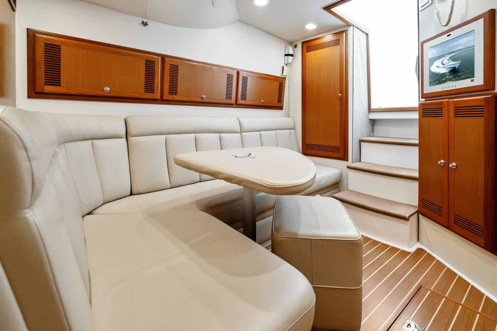 2004 Cabo 40 Hardtop Express - Image 20