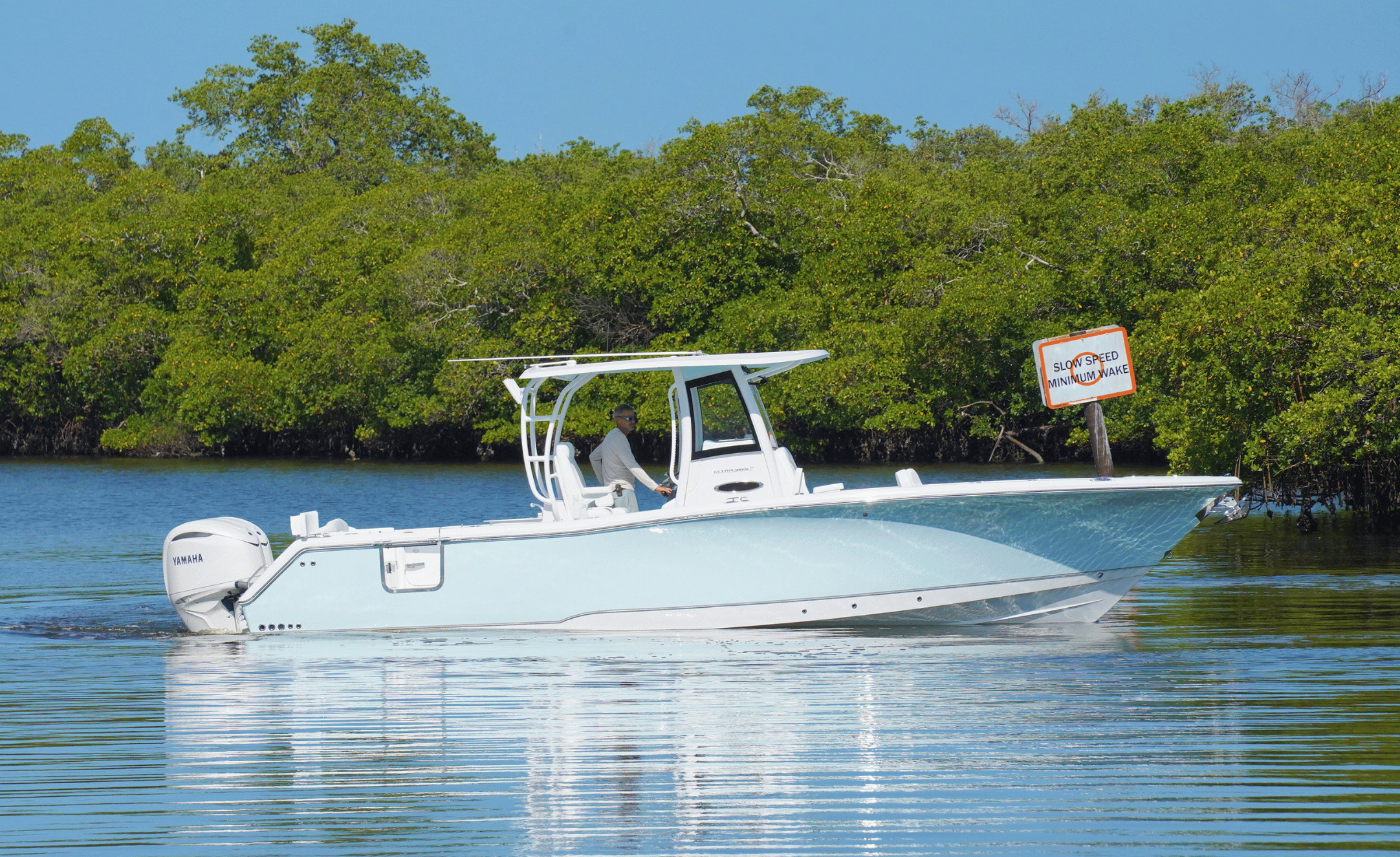 2027 SEA HUNT ULTRA 305SE - Image 2