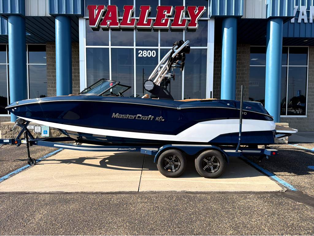 2022 MasterCraft NXT 22