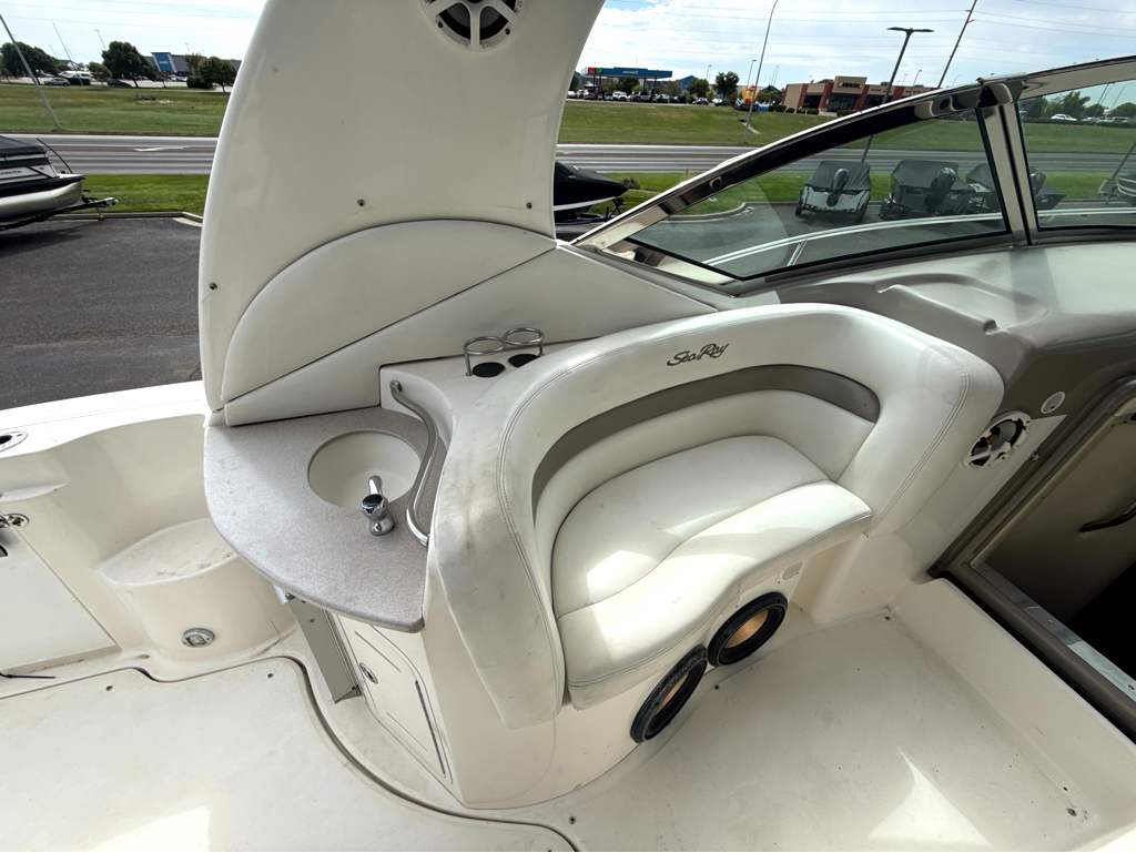 2006 Sea Ray 320 Sundancer - Image 13