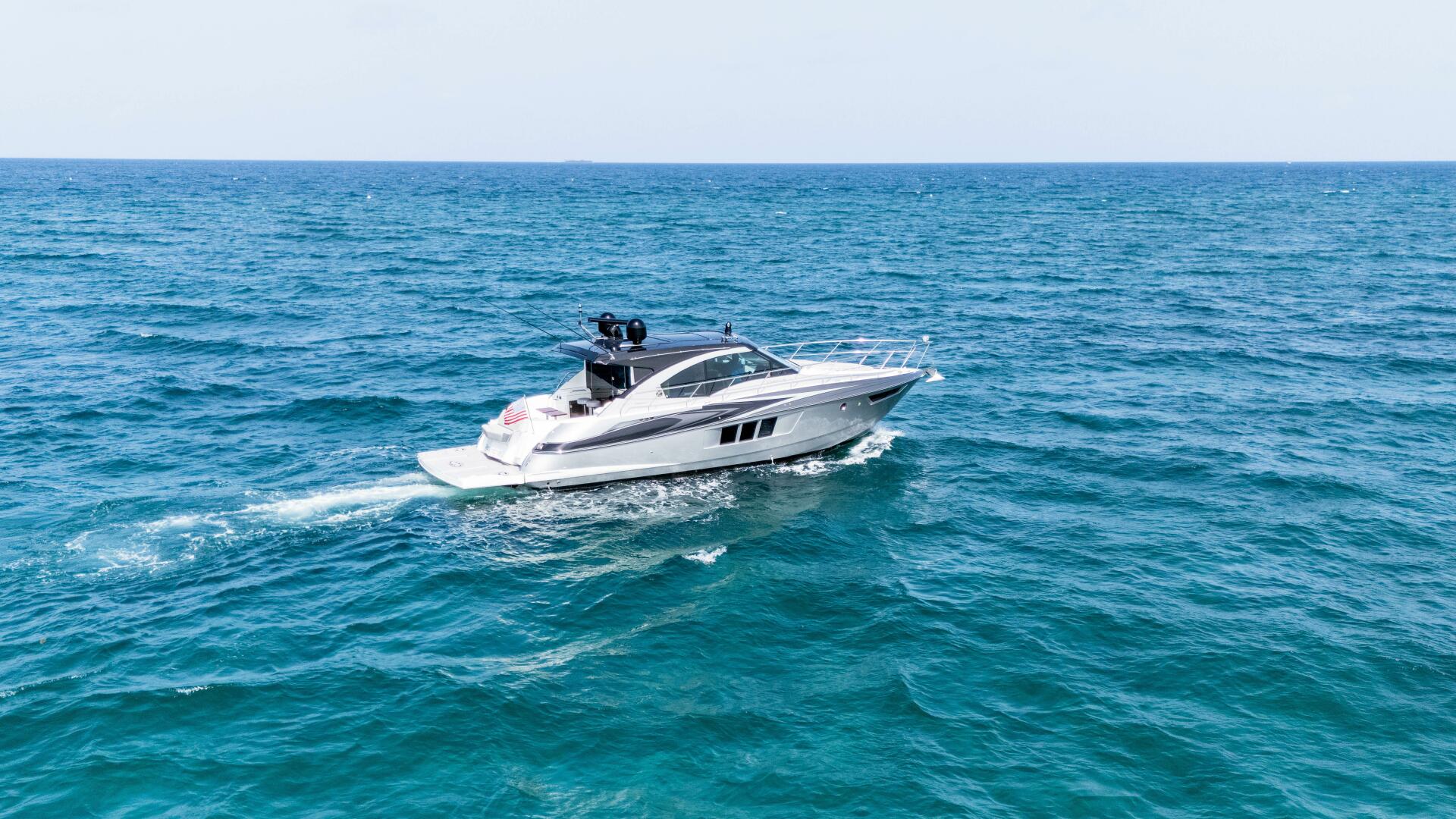 2014 Cruisers Yachts 45 Cantius - Image 2