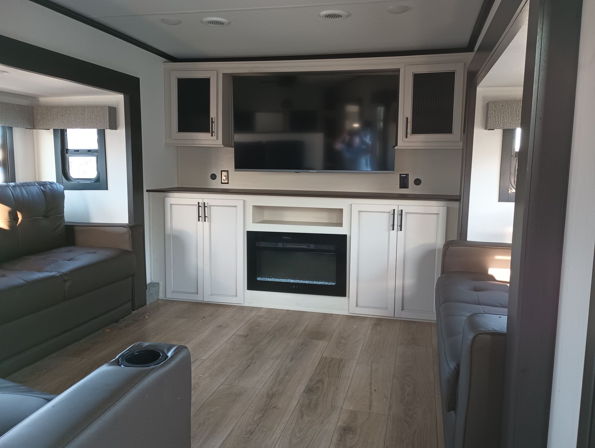 2026 Forest River Sabre 37FLH - Image 22