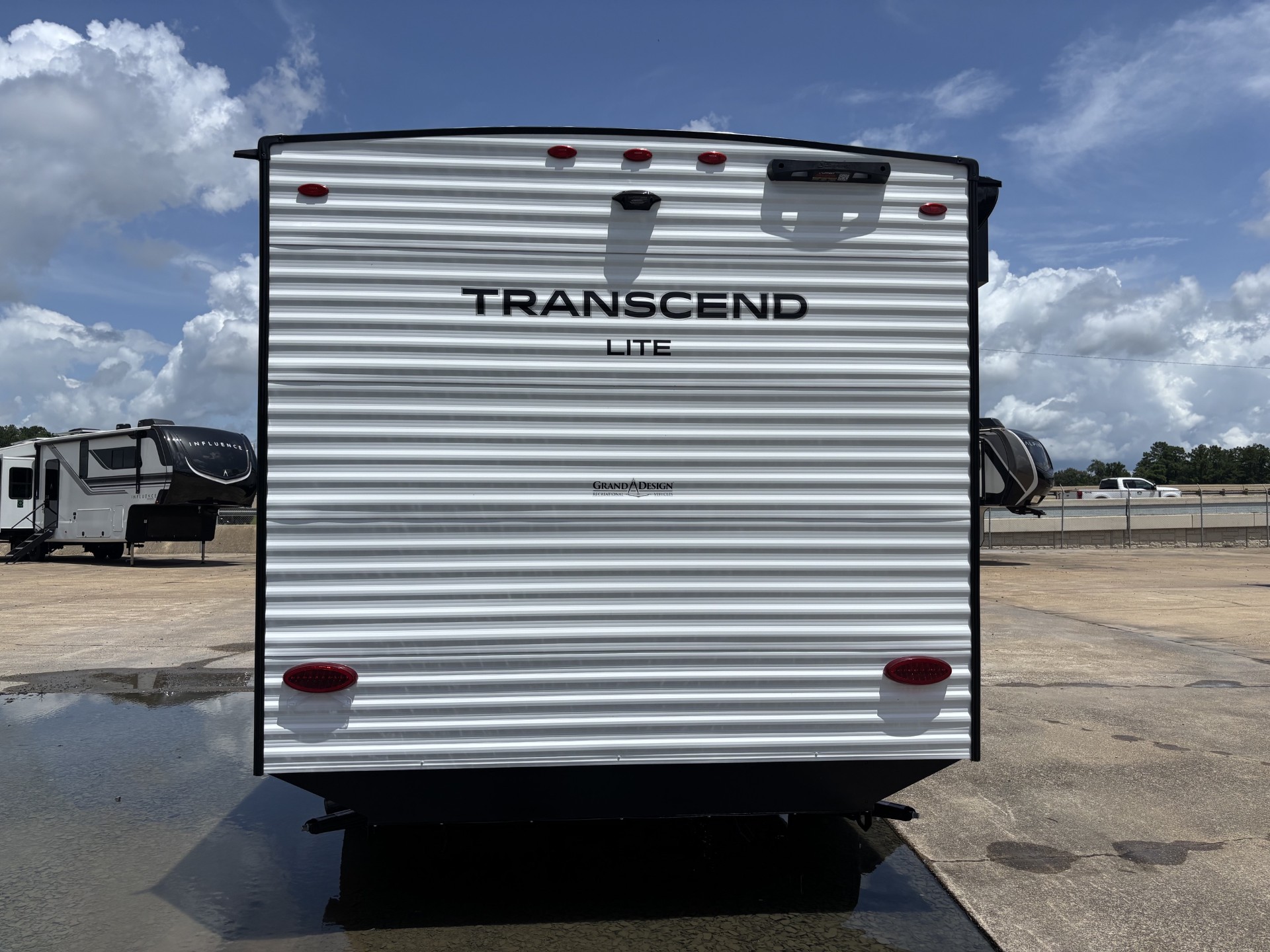 2027 Grand Design TRANSCEND ONE 121RBL - Image 7