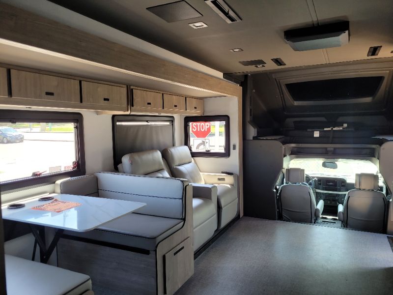 2026 Grand Design Lineage Series F 31ZW5 - Image 22