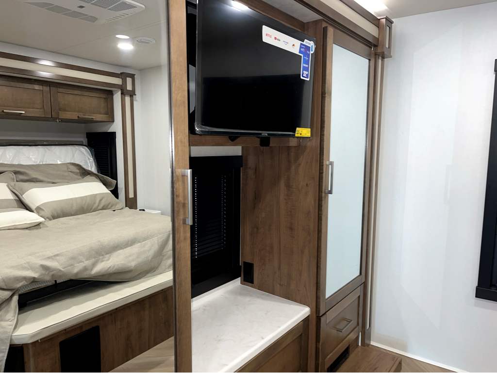 2026 ENTEGRA COACH ACCOLADE 37M - Image 30
