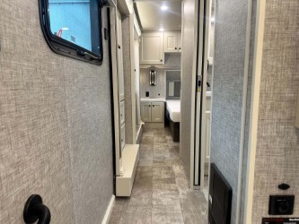 2023 VAN LEIGH BEACON 32RLB - Image 13
