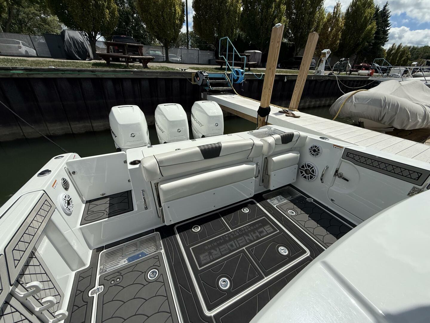 2022 Wellcraft 352 Fisherman - Image 6