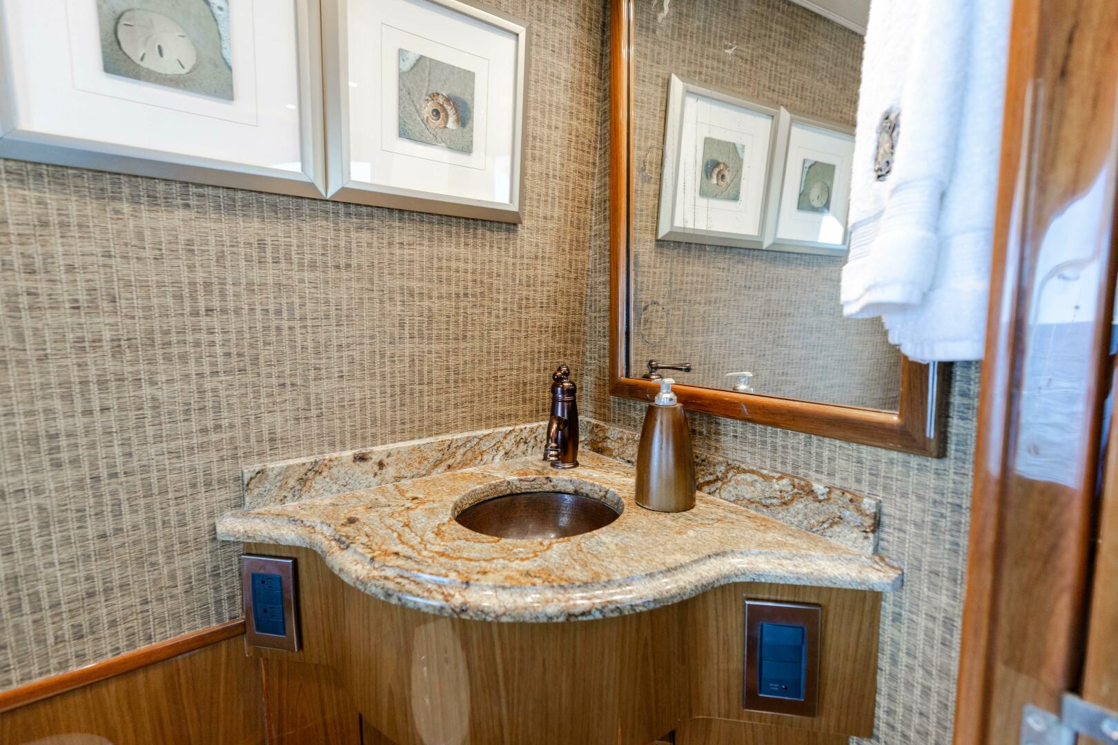 2013 Viking 76 Convertible - Image 16