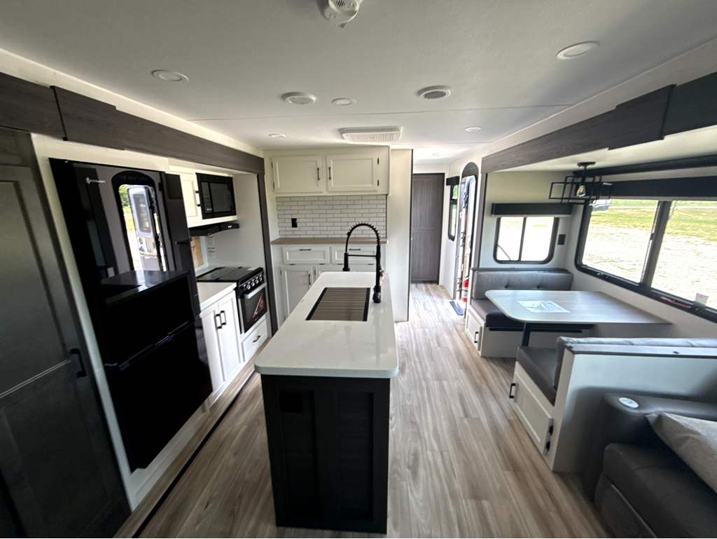 2026 VENTURE RV SPORTTREK 343VIB - Image 12