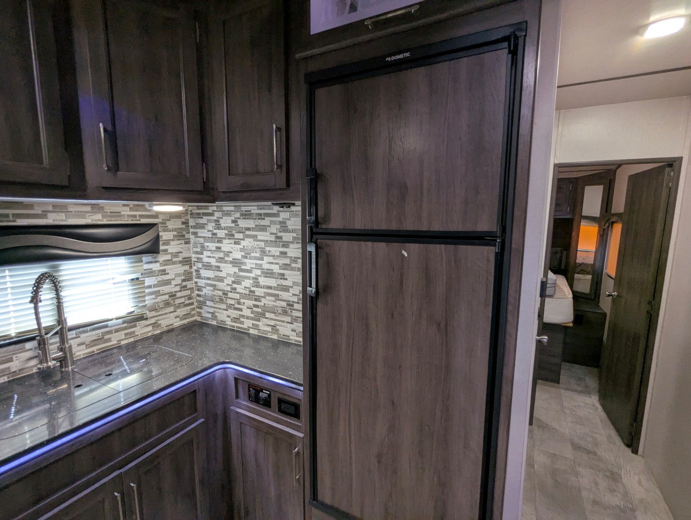 2021 PACIFIC COACHWORKS BLAZEN 2614 - Image 23