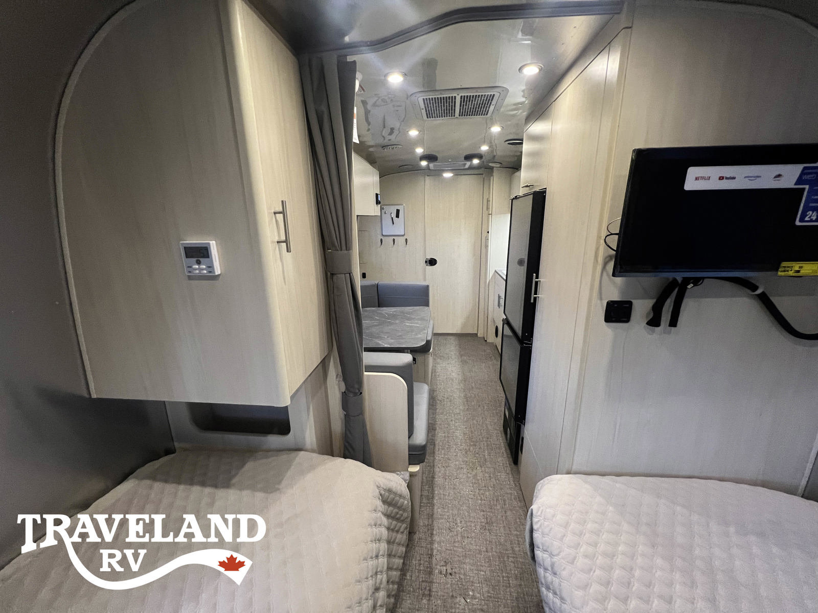 2025 Airstream Flying Cloud 23FBT - Image 7