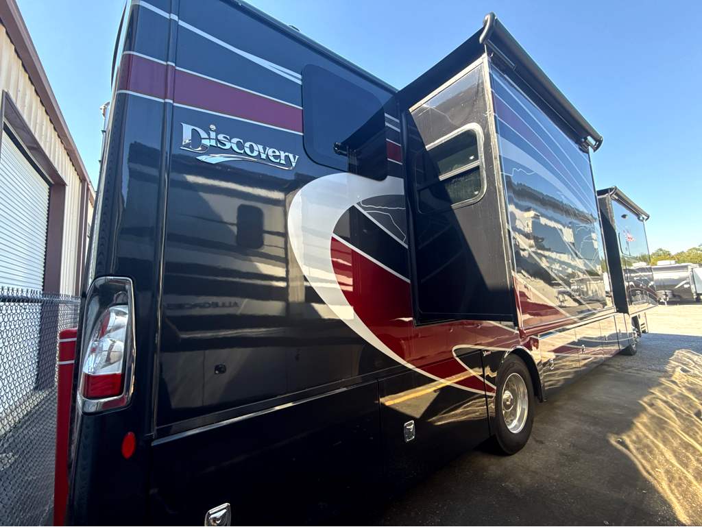 2024 FLEETWOOD DISCOVERY 38N - Image 4