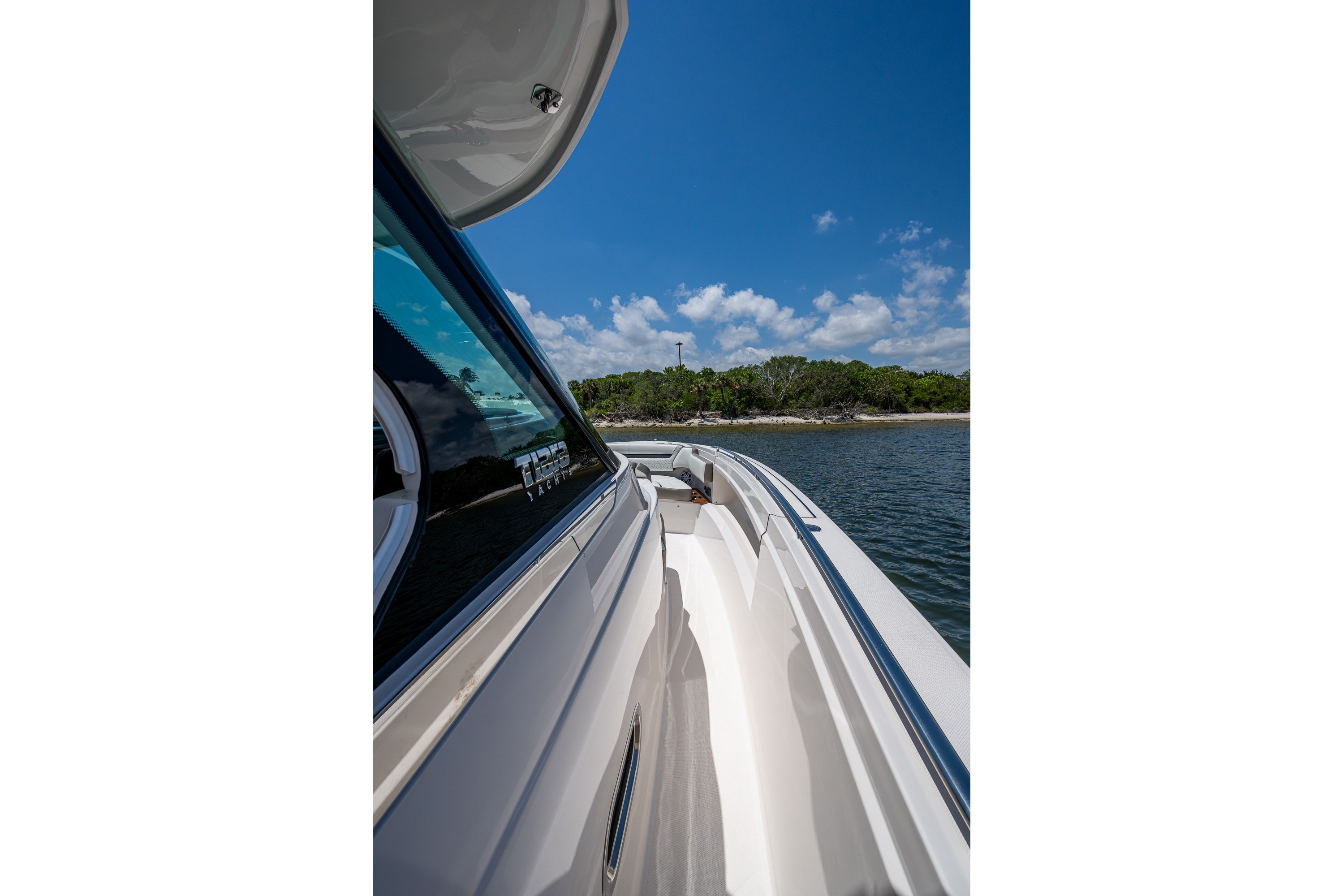 2024 Tiara Yachts 38 LS Base - Image 23