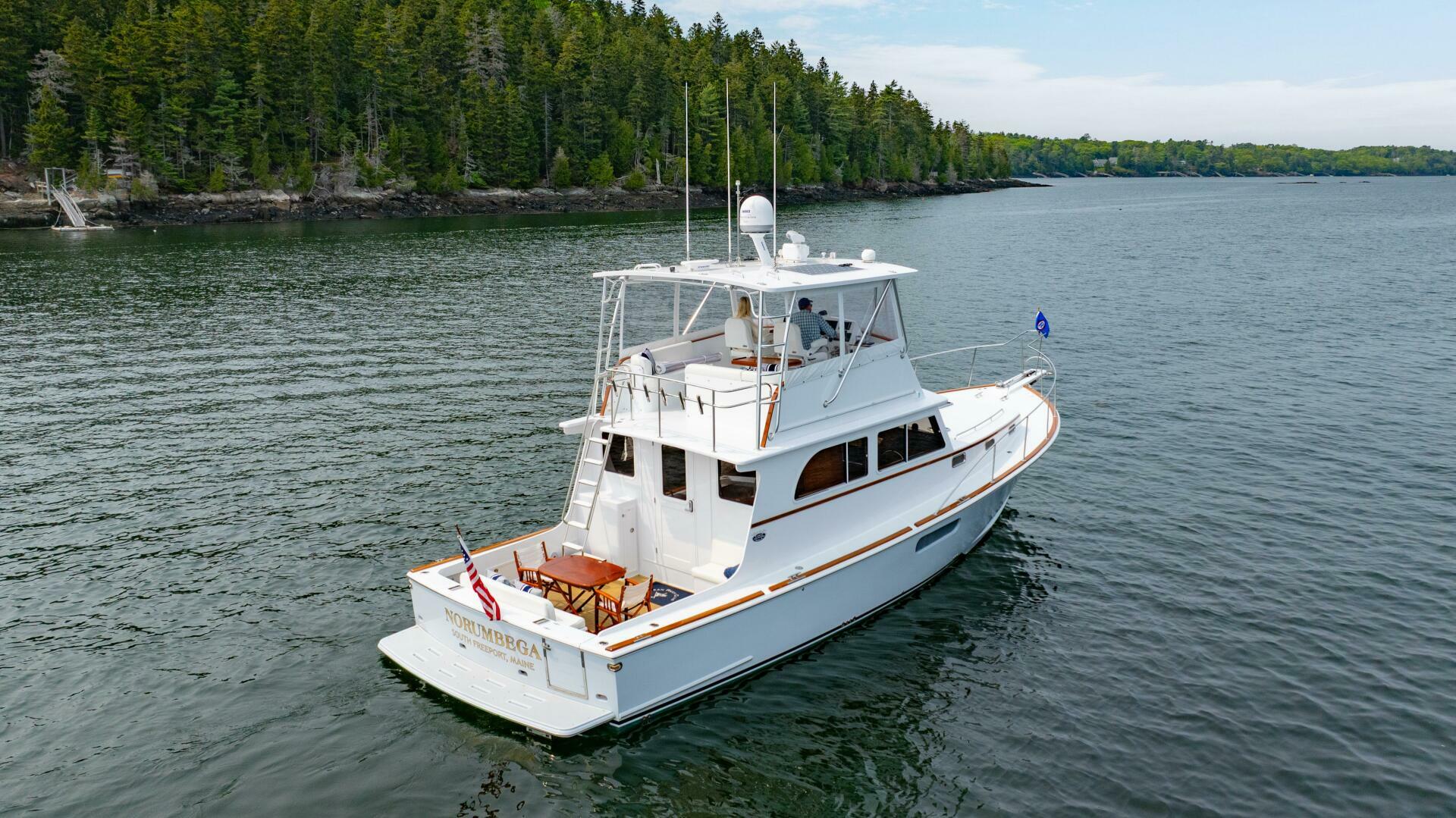 2019 Lowell Flybridge - Image 27