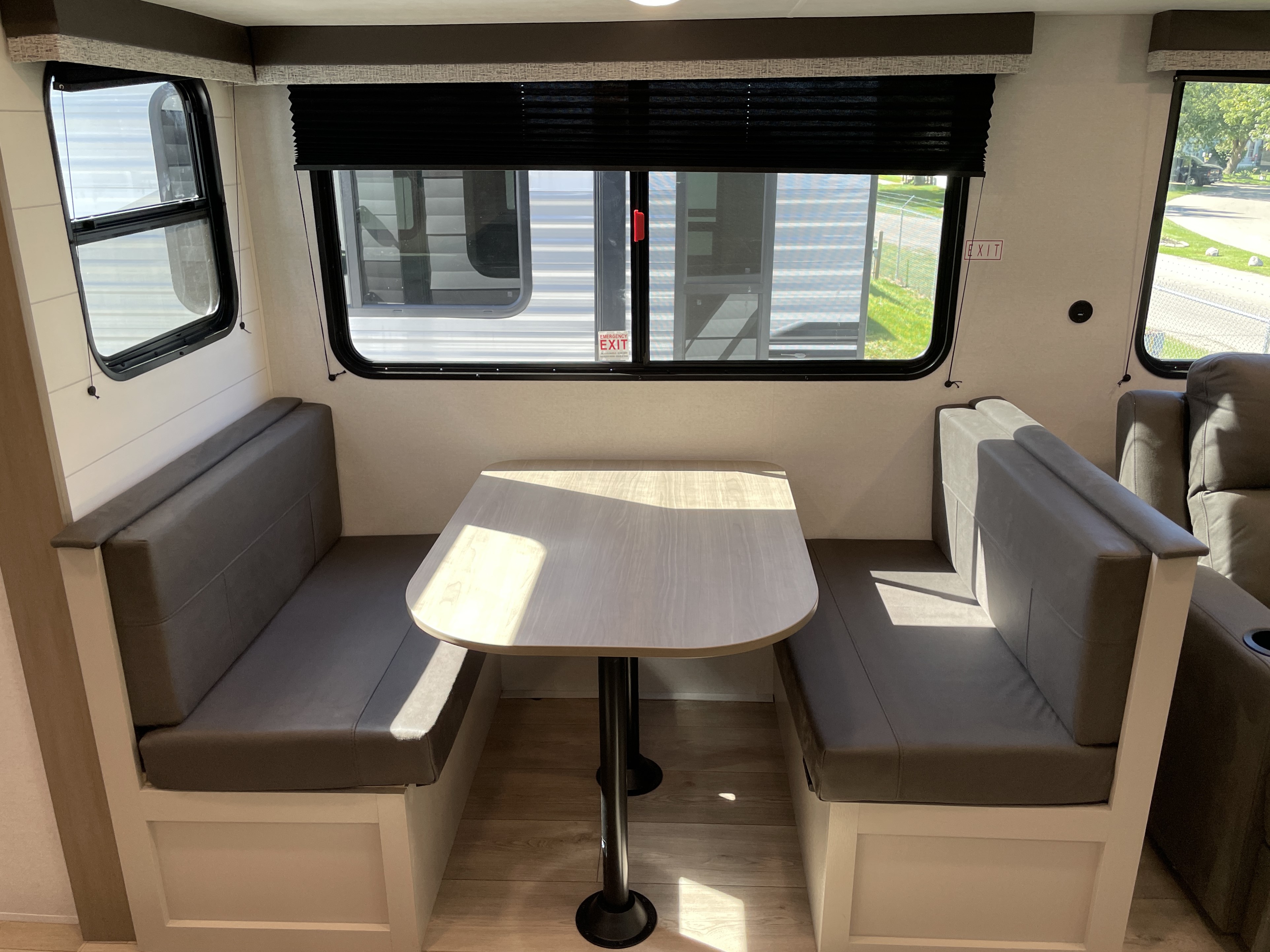 2027 Jayco Jay Flight SLX 334RTS - Image 11