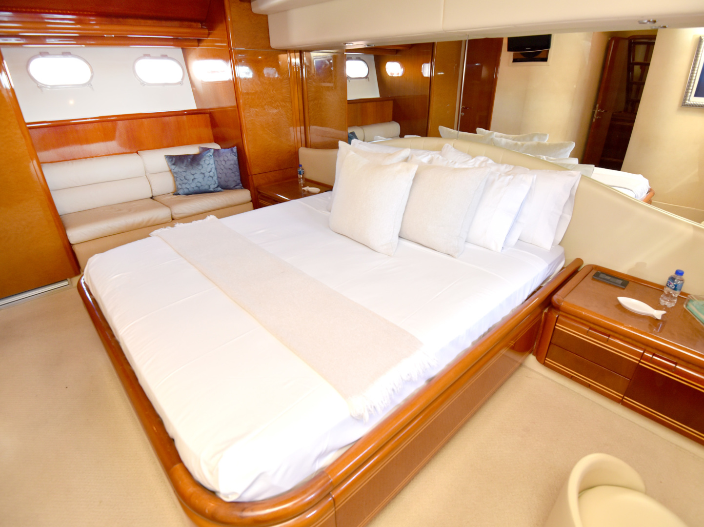 1997 Ferretti Yachts Ferretti 780 Base - Image 13