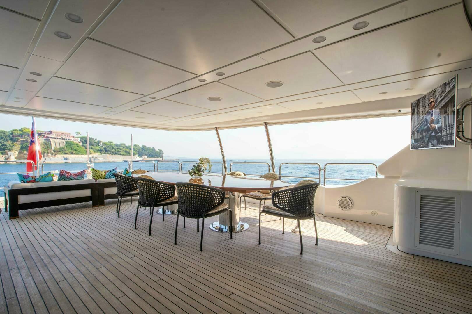 2015 Benetti Benetti Classic 121 - Image 18