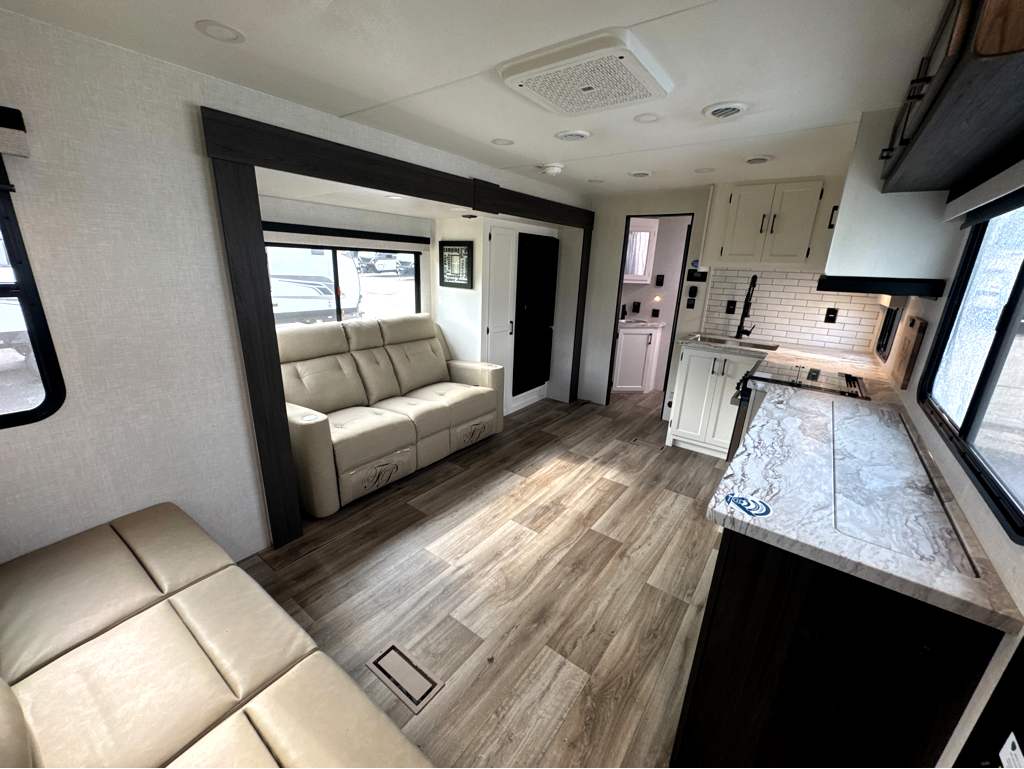 2026 VENTURE RV SPORTTREK 271VBH - Image 11