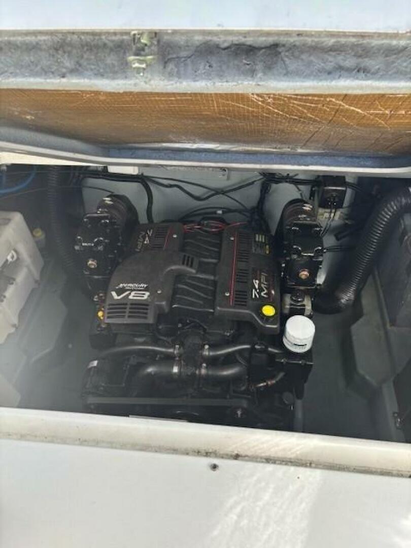 2000 Sea Ray 270 Sundancer - Image 24