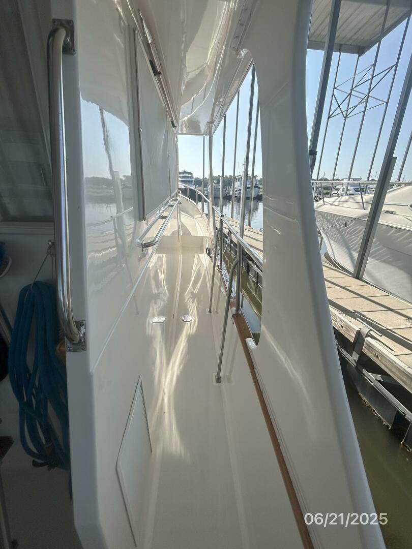 1992 Grand Banks Europa - Image 21