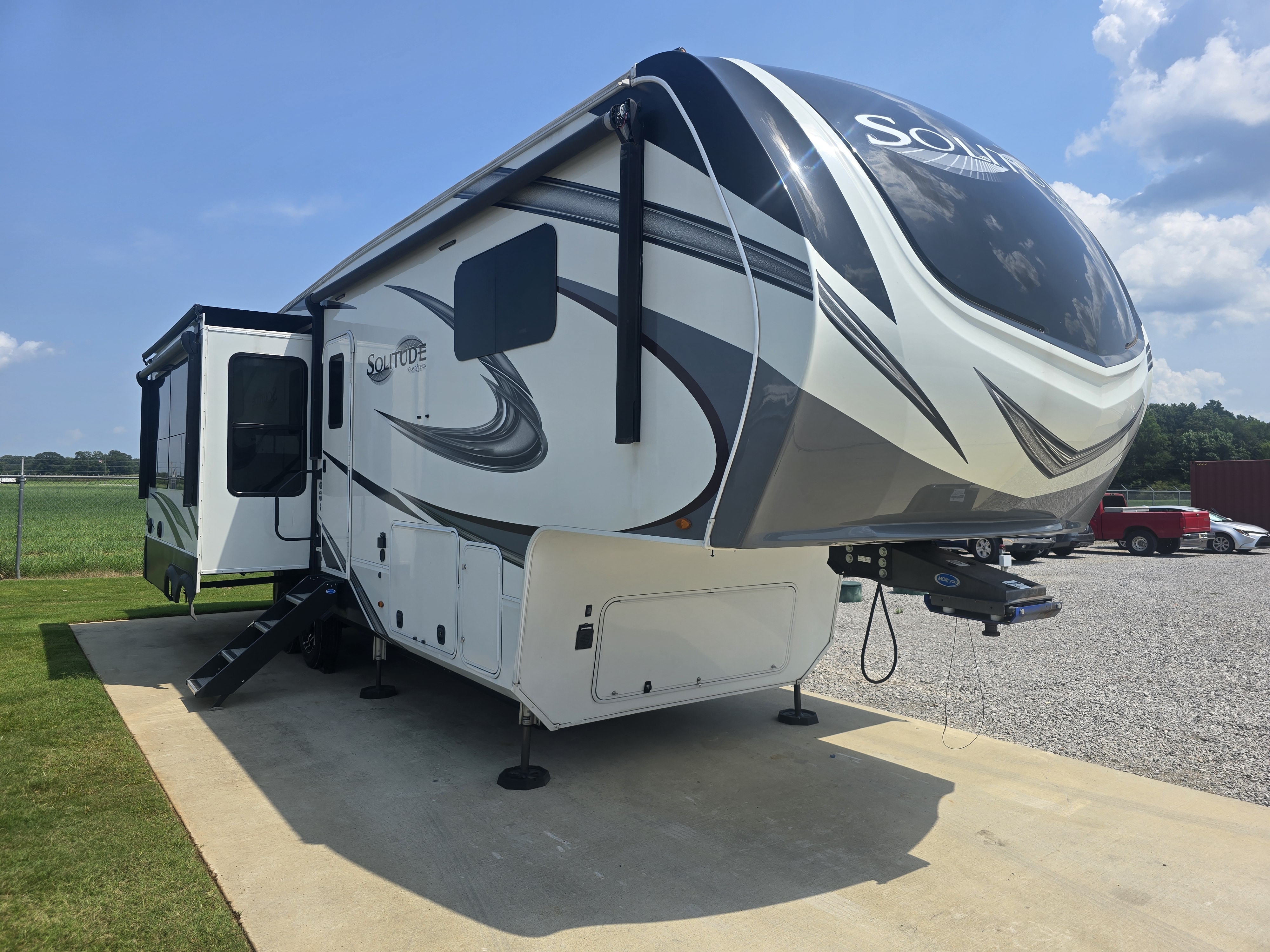 2021 GRAND DESIGN SOLITUDE 310GK - Image 1