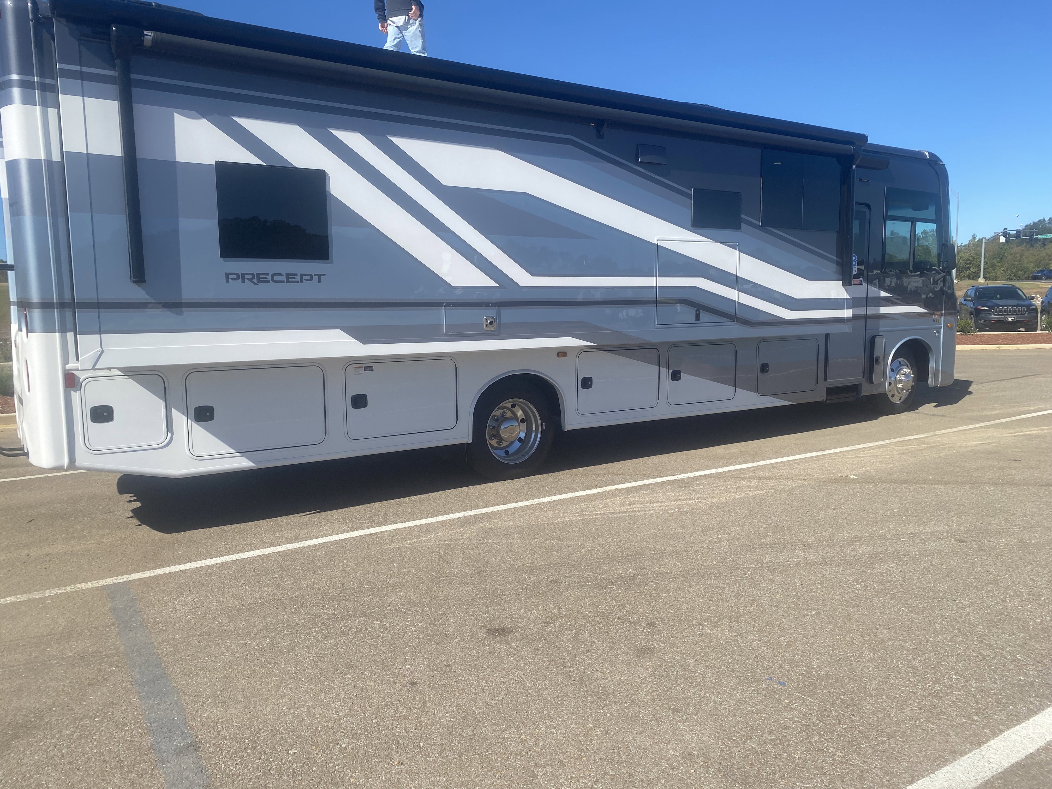 2026 JAYCO PRECEPT 34G - Image 4