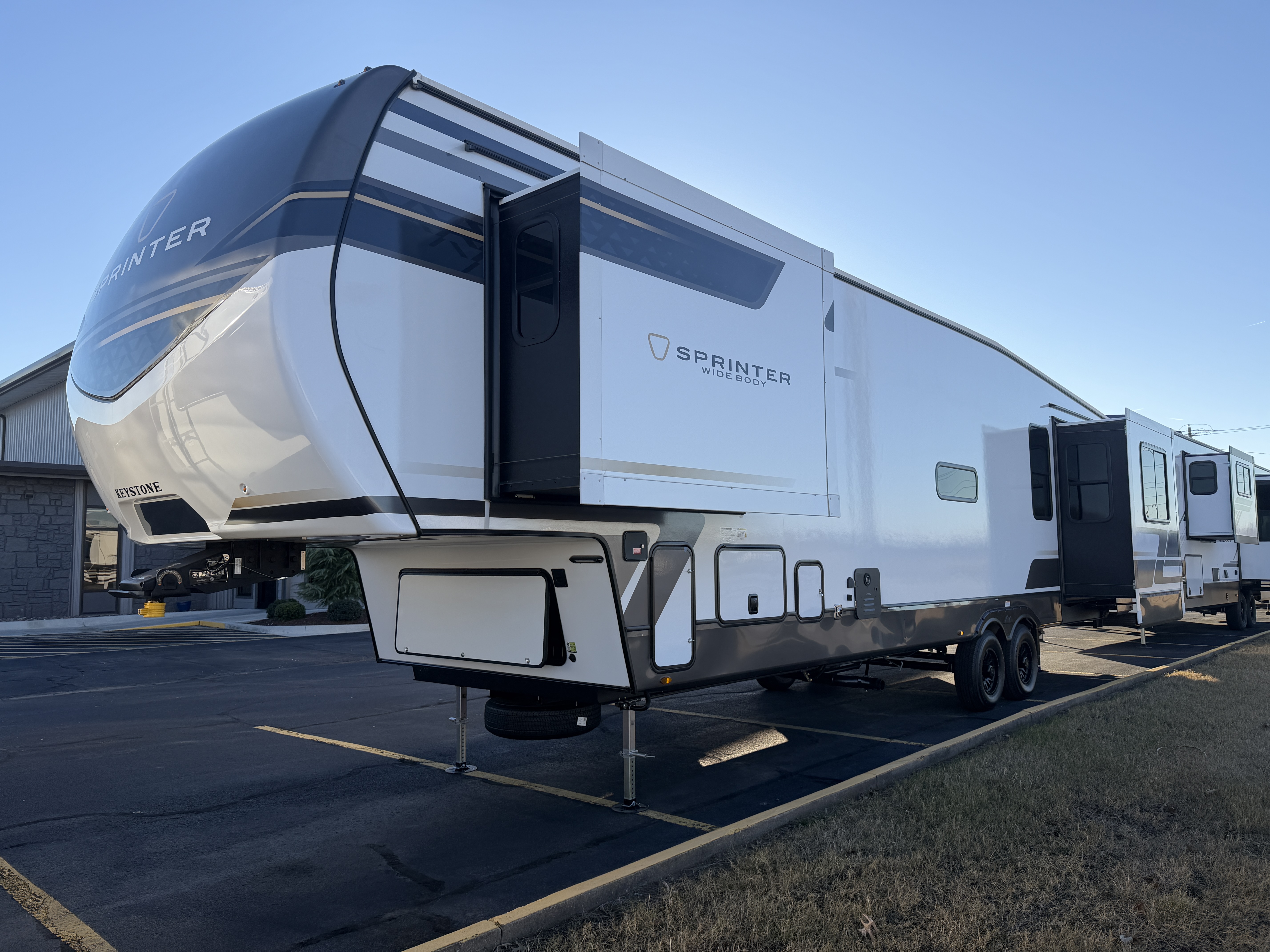 2026 Keystone Sprinter 3520RDS - Image 3