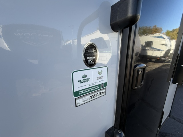 2027 CHEROKEE GREY WOLF 17TRH - Image 3