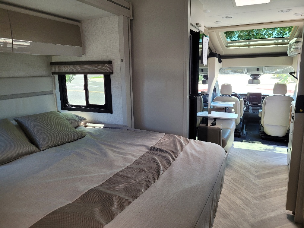 2027 Thor Motor Coach Gemini AWD 24JG - Image 18