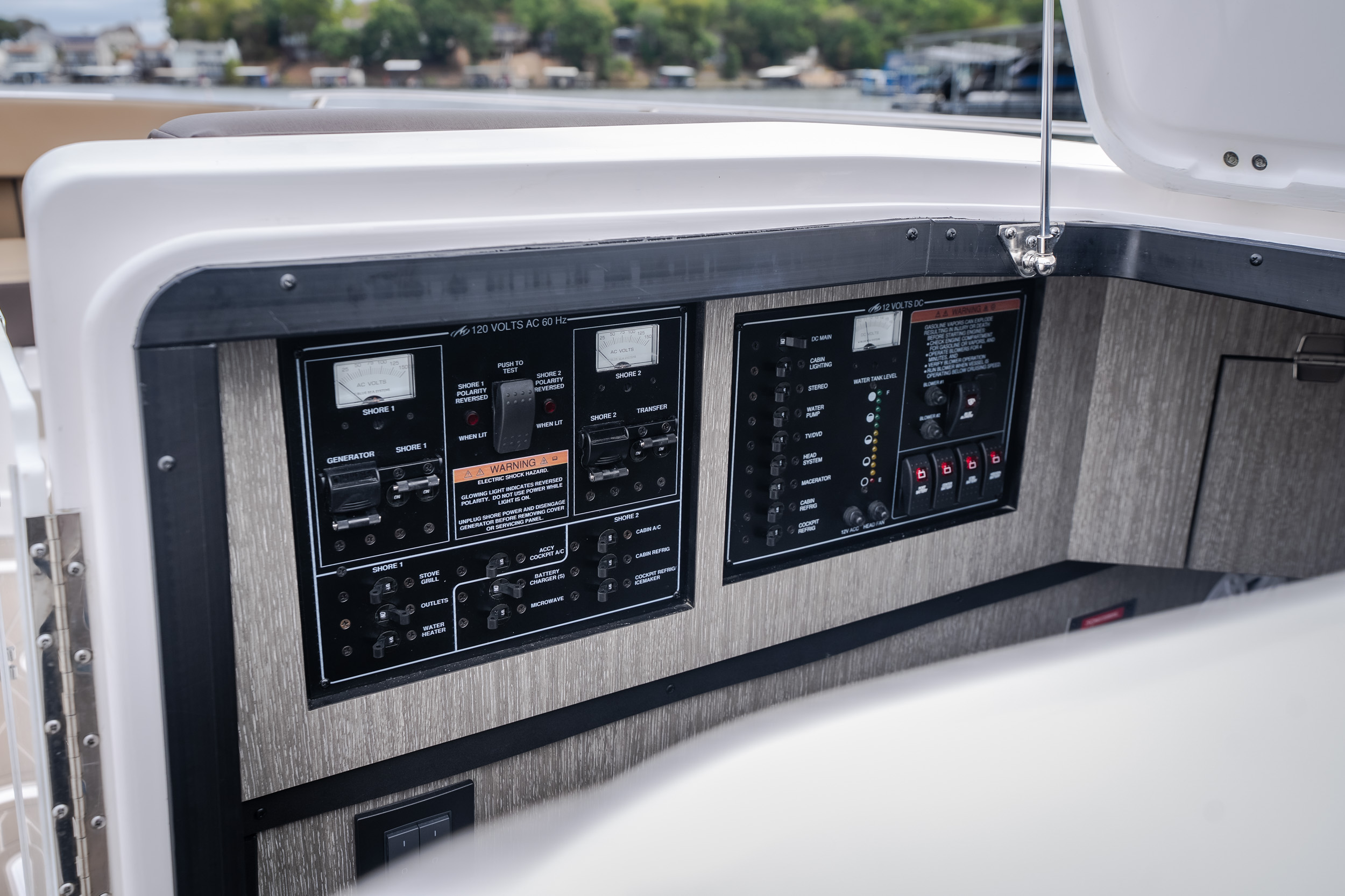 2025 Monterey 385SS - Image 32