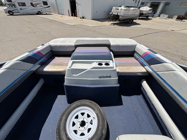 1989 Bayliner 2050 - Image 16
