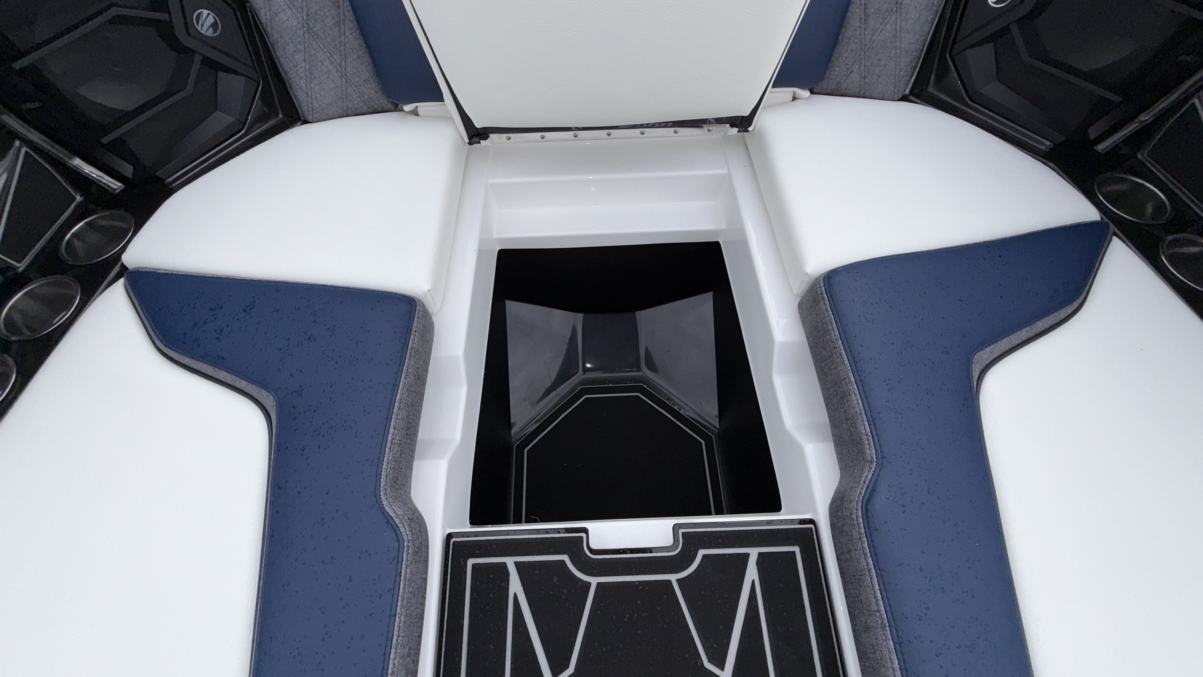 2027 Tigé  24RZX - Image 45