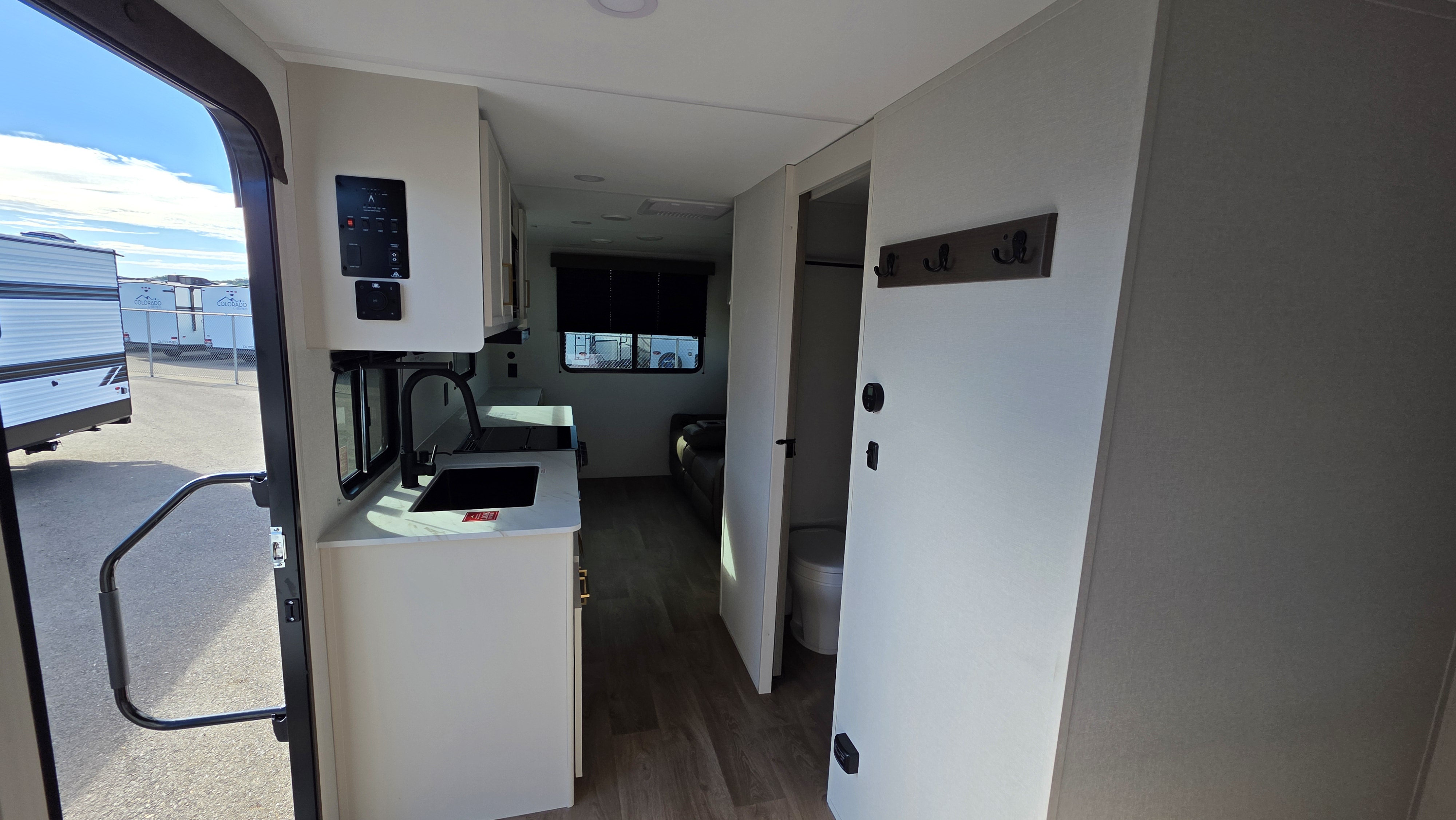 2027 GRAND DESIGN TRANSCEND 21RLX - Image 10