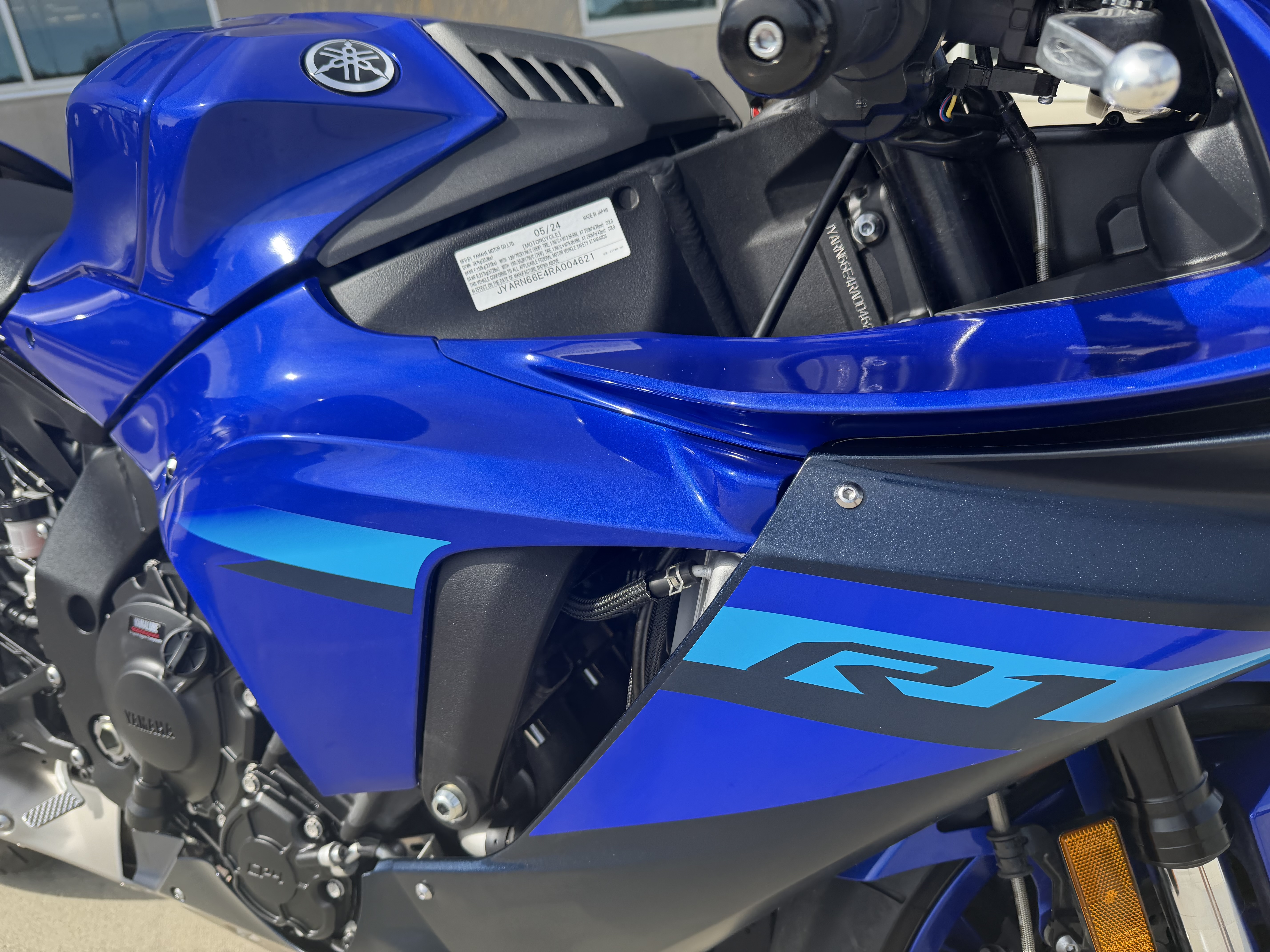 2024 Yamaha YZF R1 - Image 9