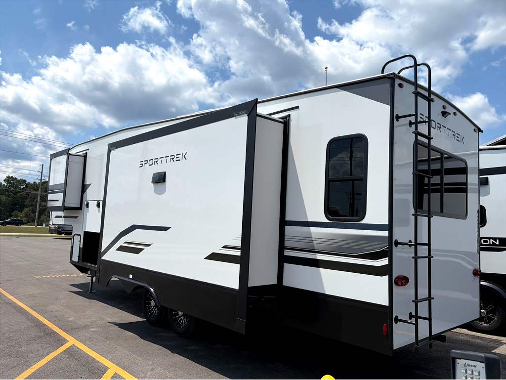 2027 VENTURE RV SPORTTREK 303VIK - Image 3
