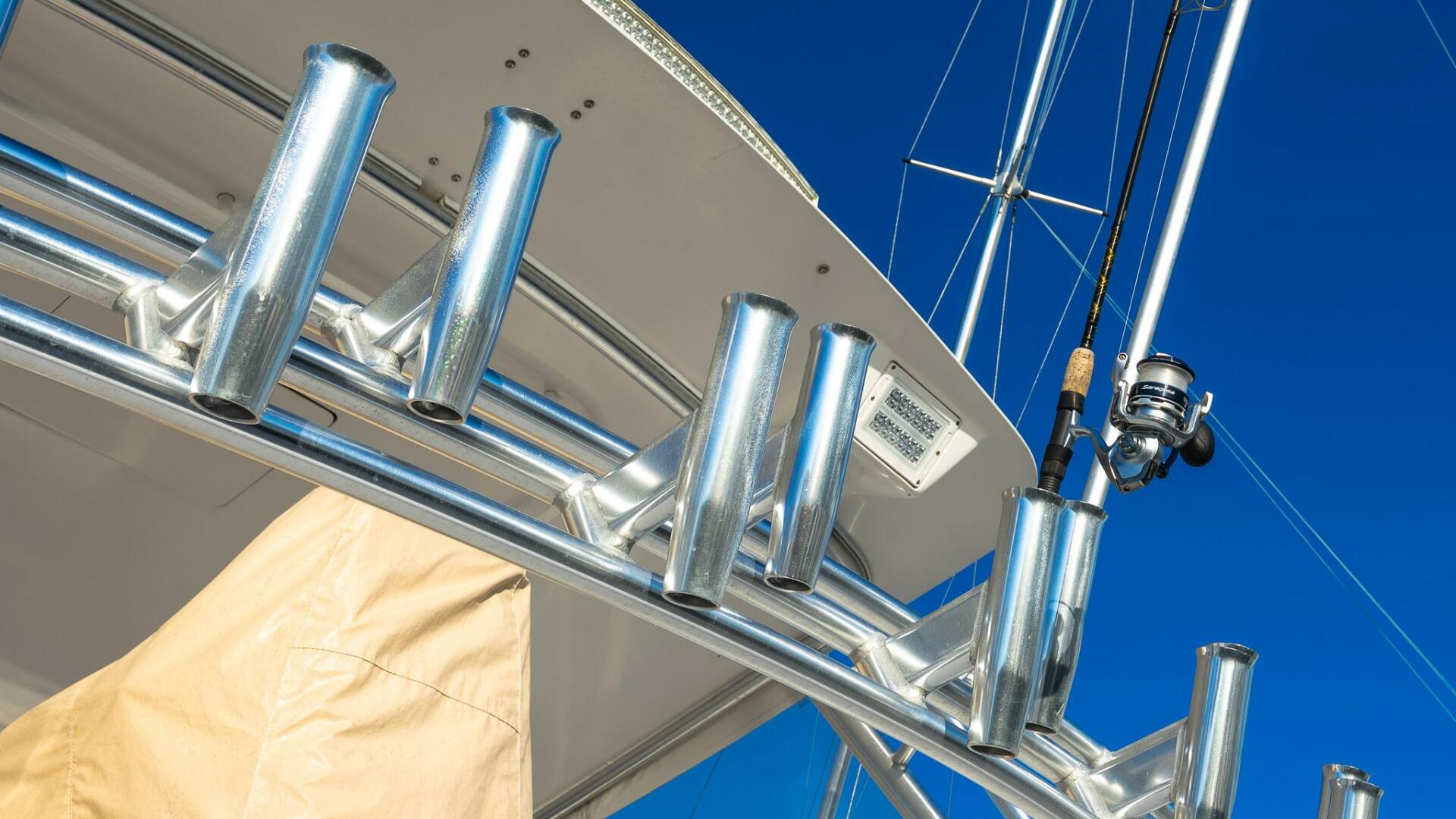 2002 VIKING 52 Convertible Base - Image 7
