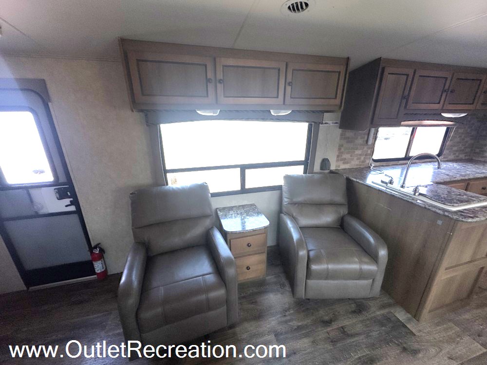 2015 Cruiser RV Shadow Cruiser S-288RKS - Image 7