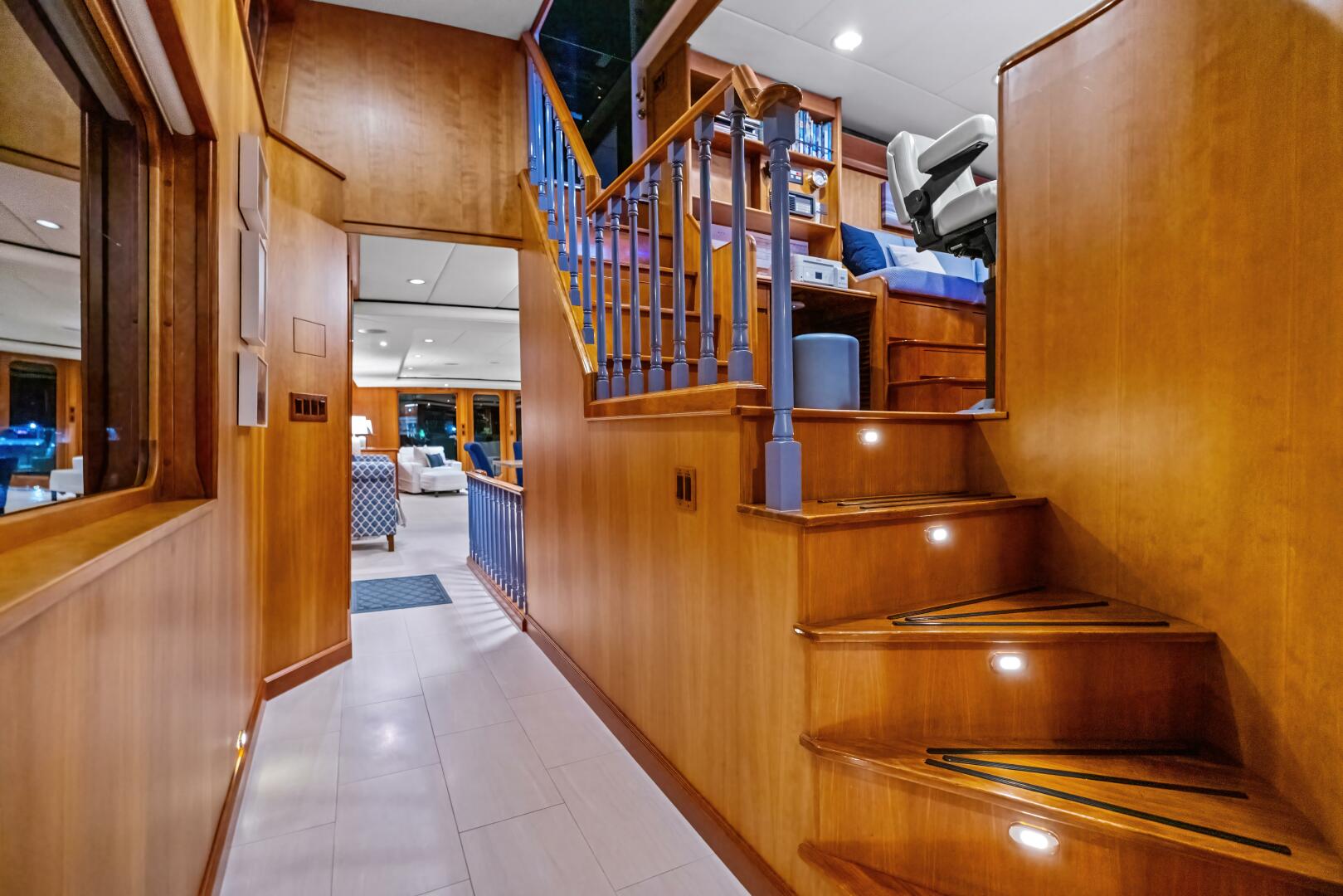 1998 Burger Raised Pilothouse - Image 8