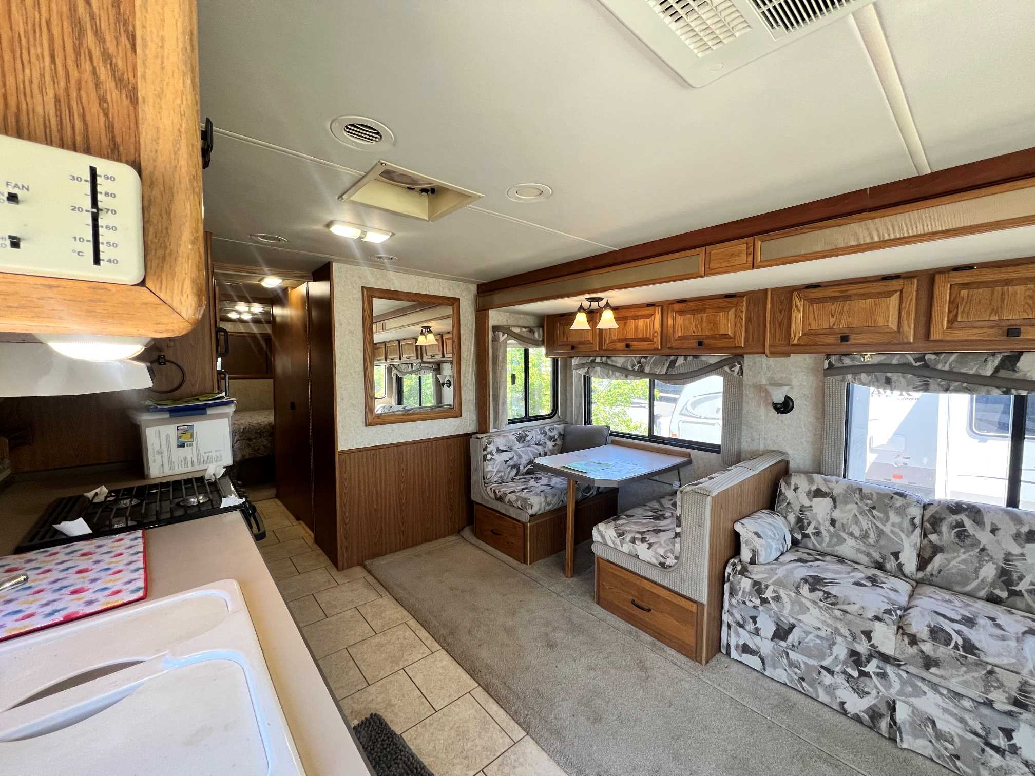 2005 Tiffin Allegro Bay 34XB - Image 9
