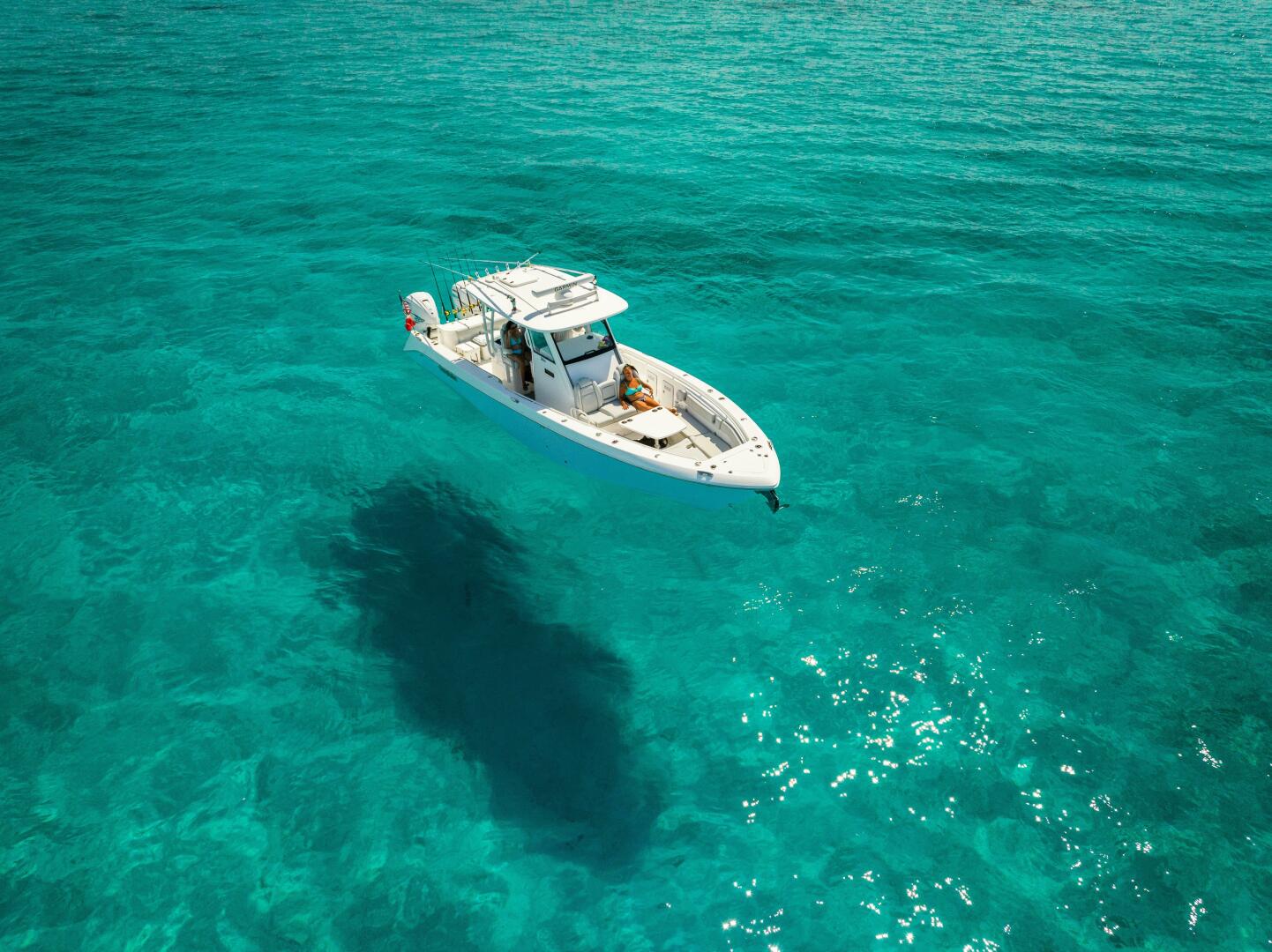 2019 Everglades 355 CC - Image 20