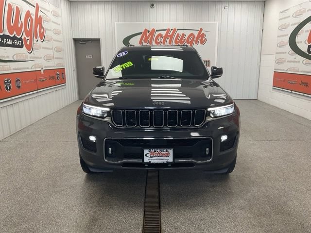 2023 Jeep Grand Cherokee L Utility 4D Overland 4WD V6 - Image 2