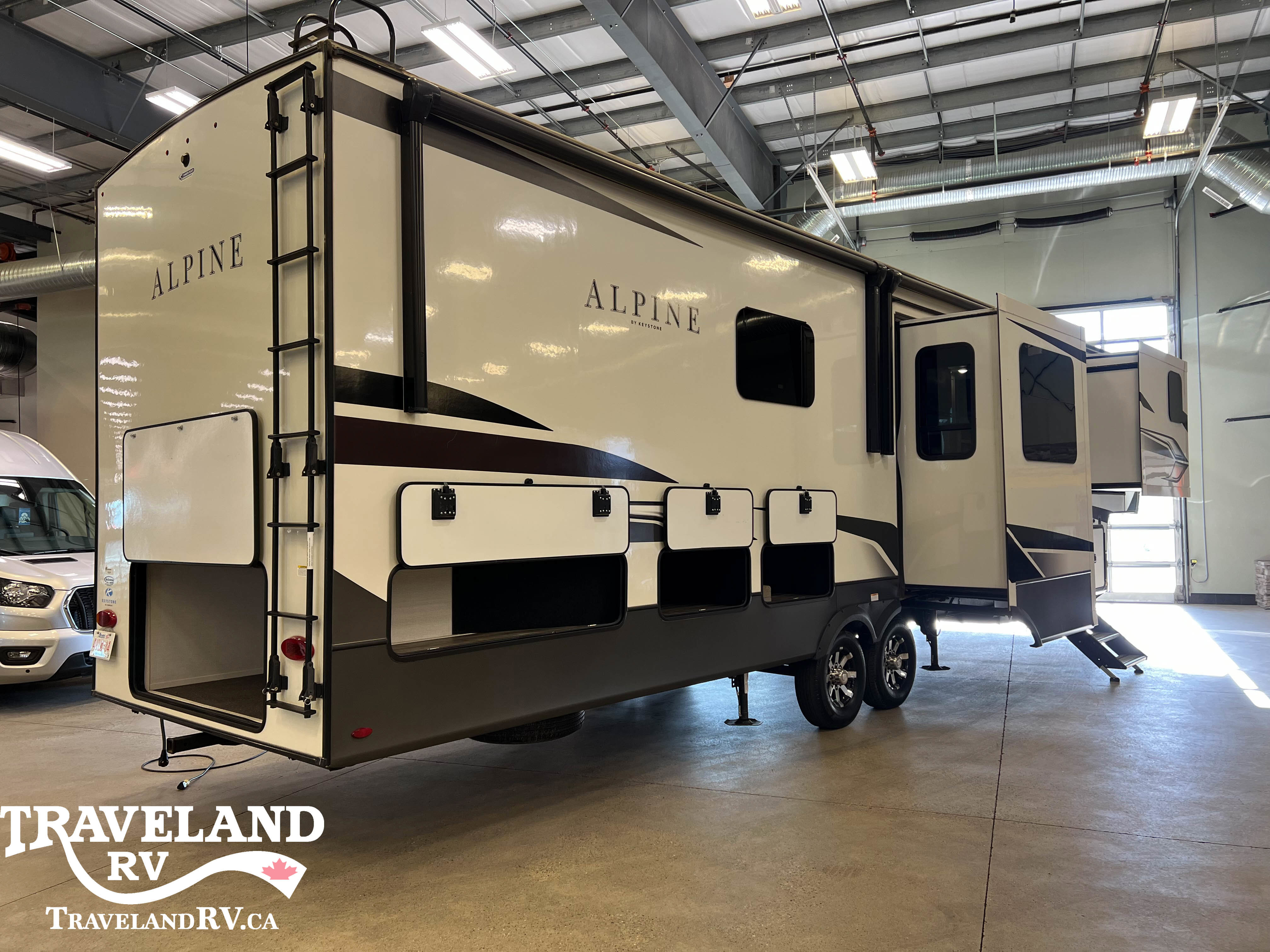 2022 Keystone Alpine 3790FK - Image 4