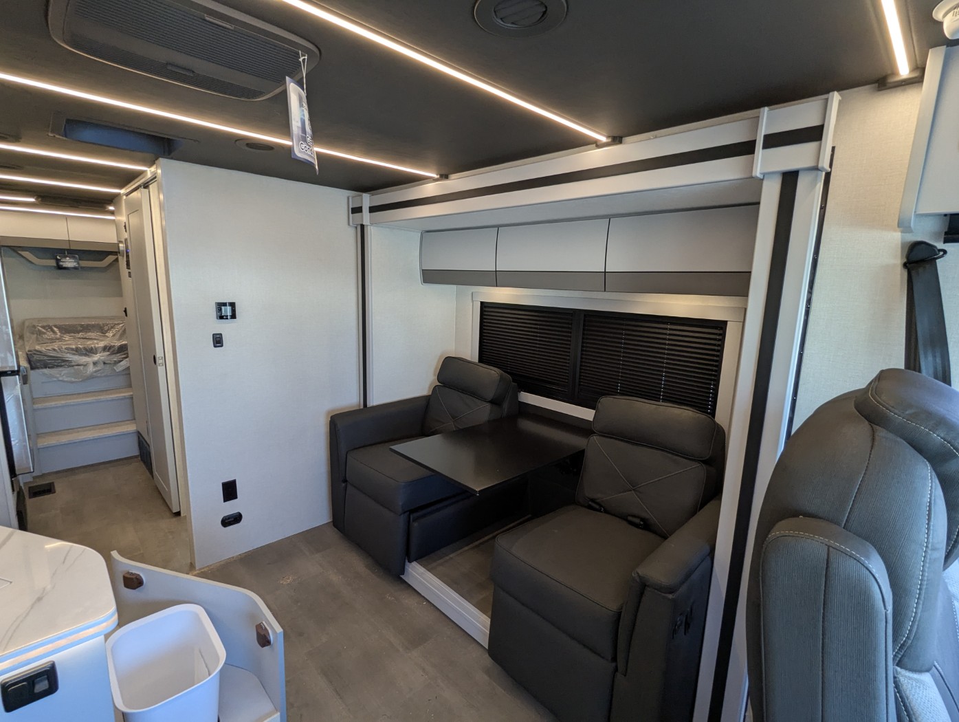 2026 Coachmen Euro 25TB - Image 10