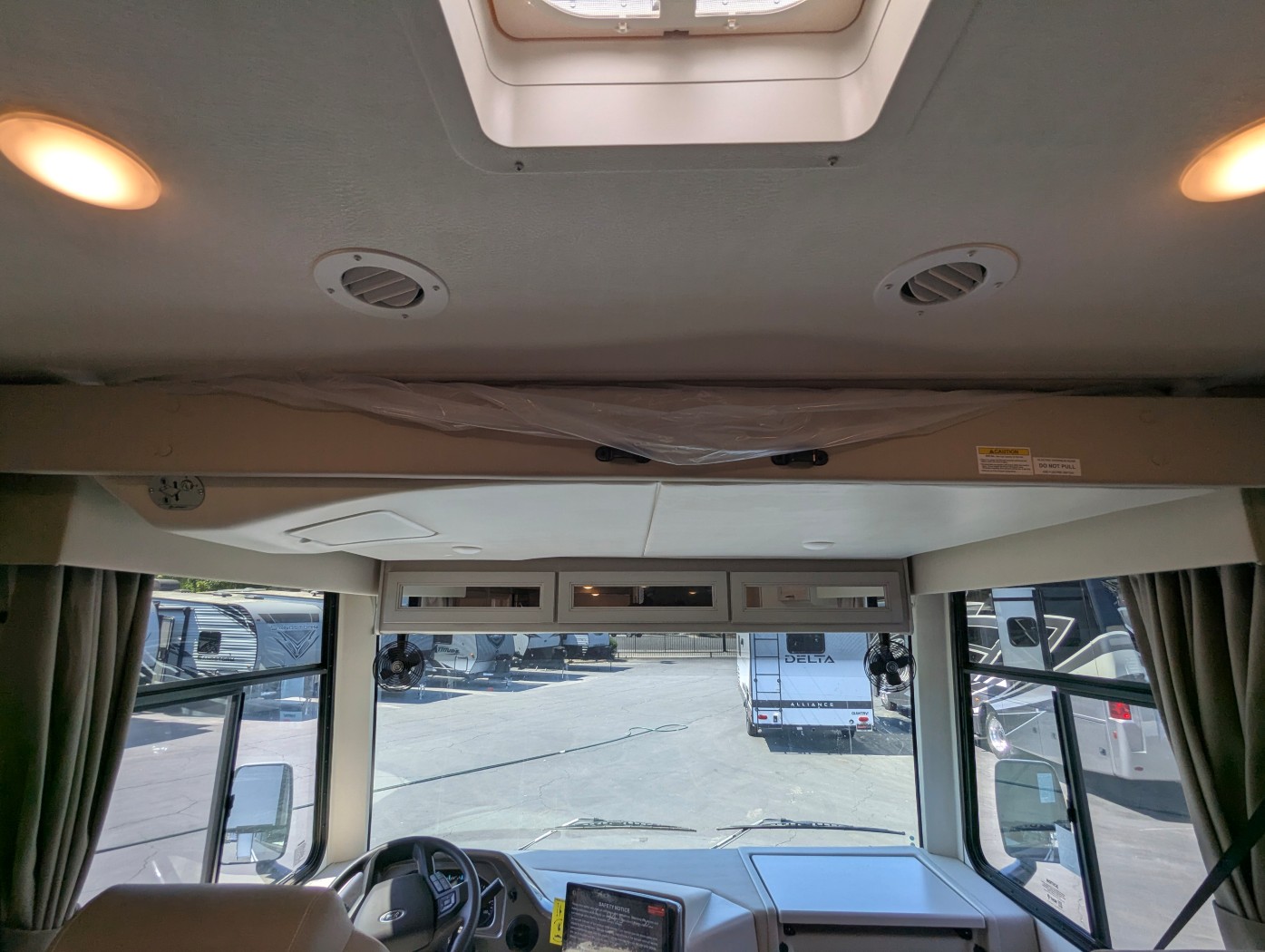 2027 Thor Motor Coach Windsport 29L - Image 16