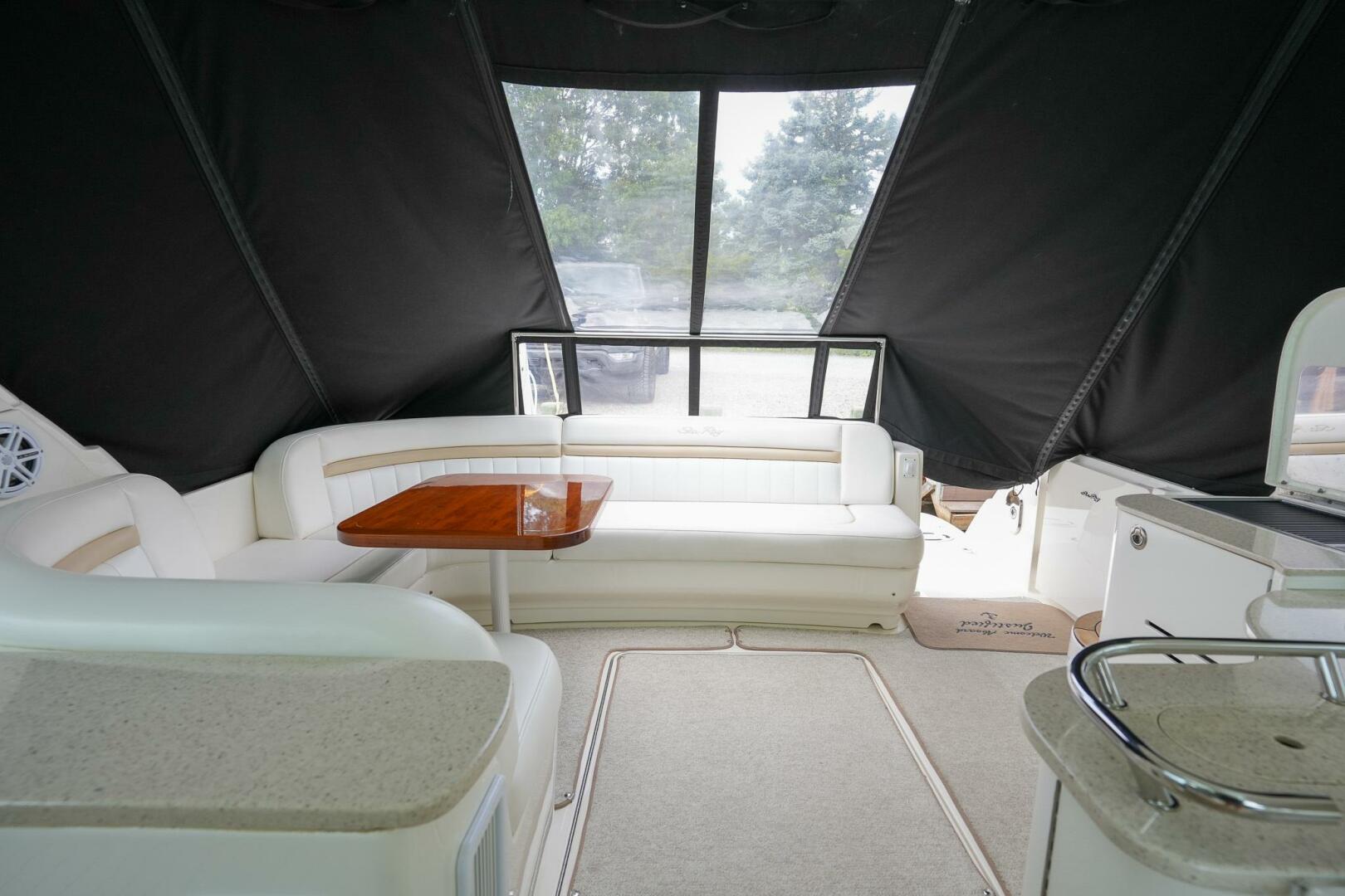 2010 Sea Ray 500 Sundancer - Image 10