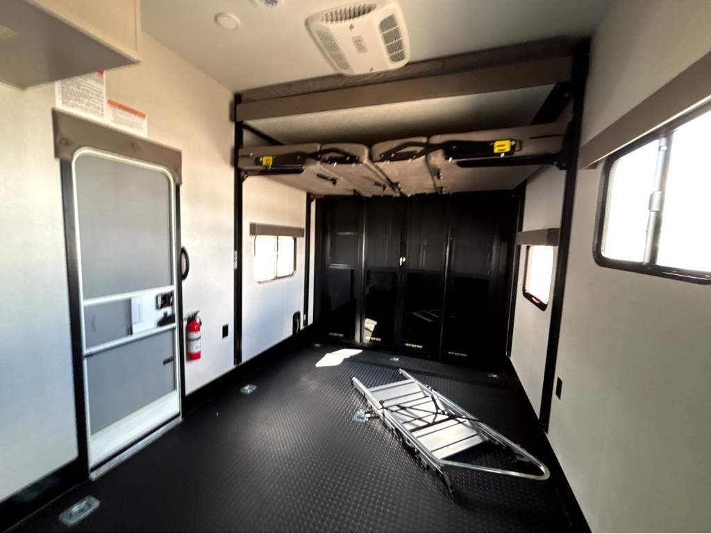2026 JAYCO SEISMIC 413 - Image 13