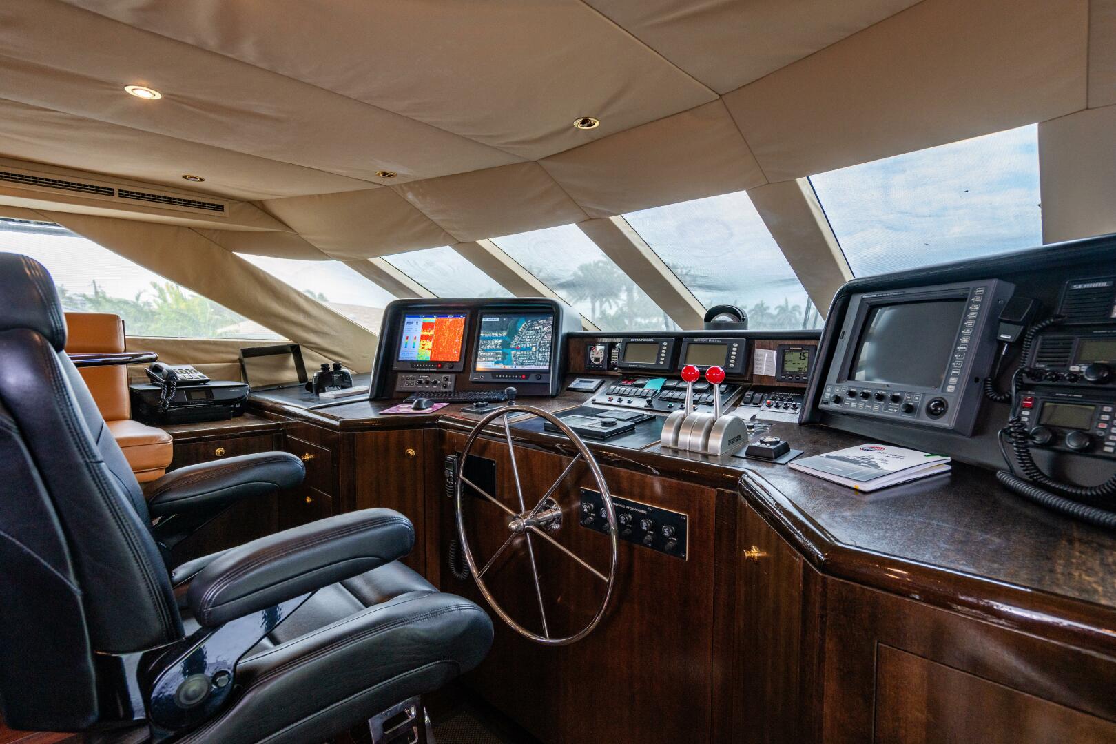 2001 Hatteras 100 Motor Yacht - Image 95