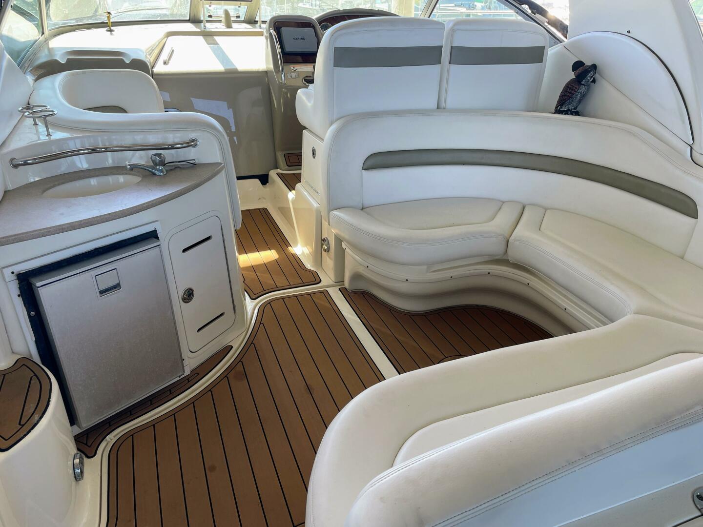 2006 Sea Ray 320 Sundancer - Image 4