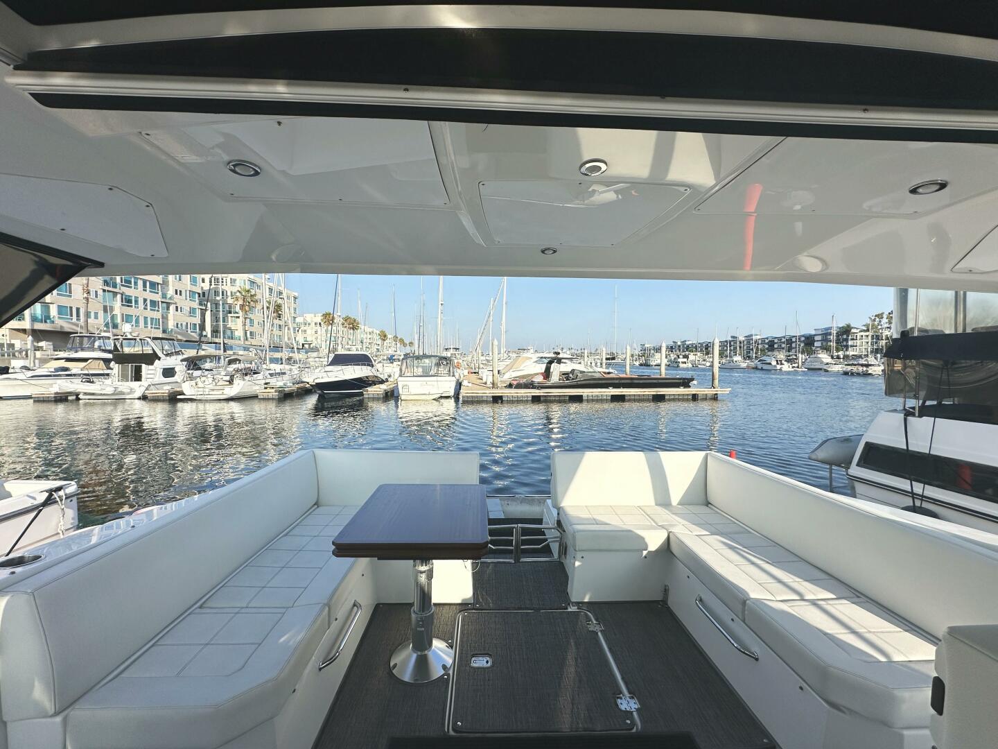 2017 Cruisers Yachts 390 Express Coupe - Image 52